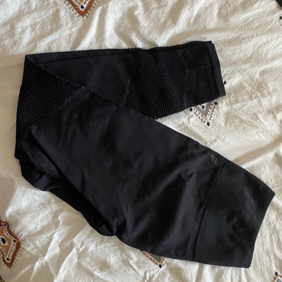 Fabletics 3 piece workout set, size XS - Picture 3 of 5